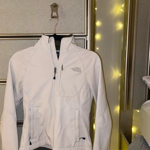 Beautiful North Face! Perfect for fall & winter!